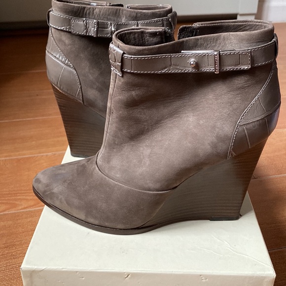 🌸Suede Coach ‘Melody’ Wedge Booties. Sz 10 🌸 - Picture 3 of 13